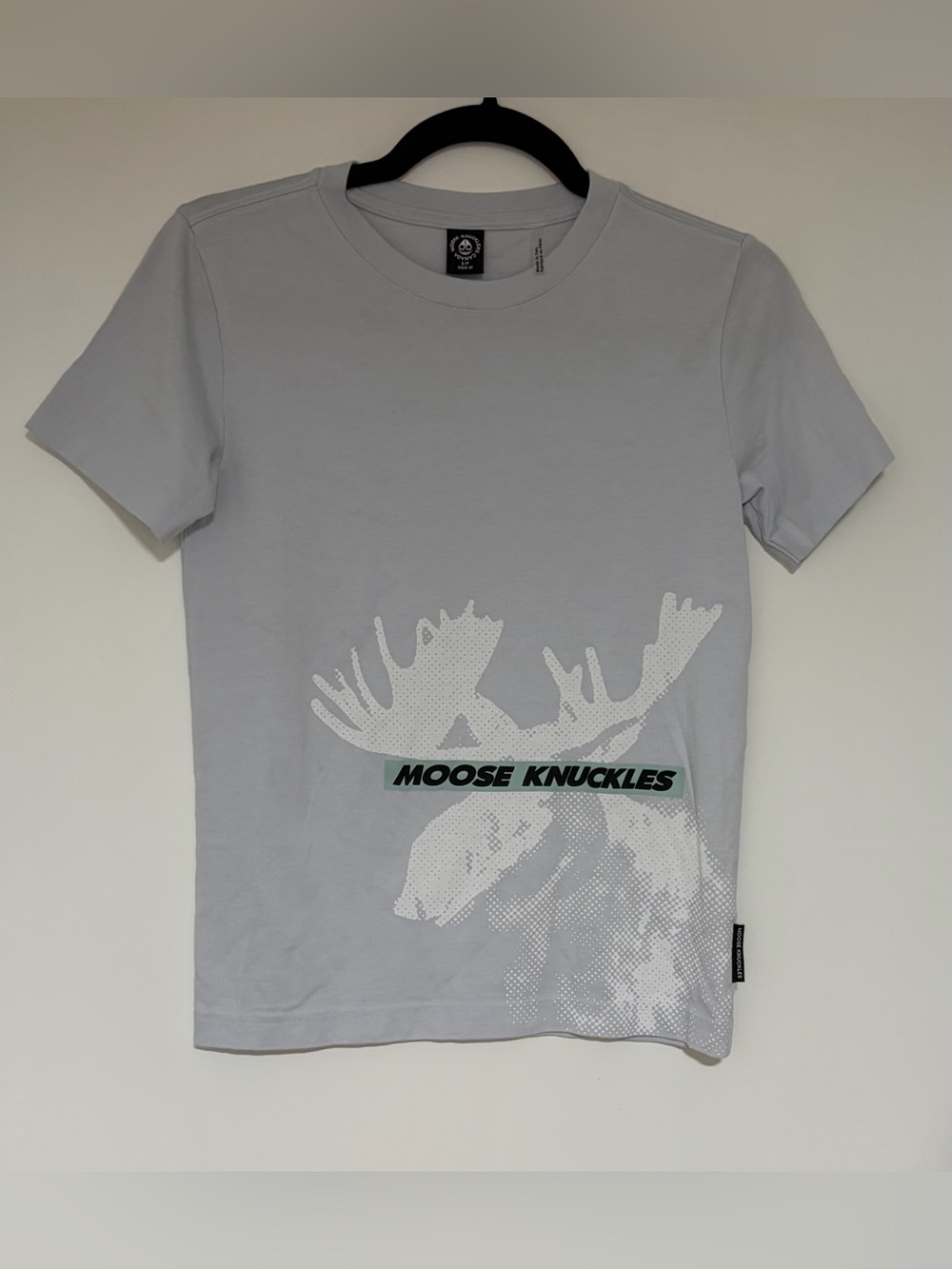 Moose Knuckles Canada Boys Light Blue Graphic Tee Shirt Size Small NWOT